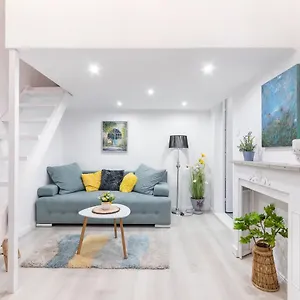 verificați disponibilitatea